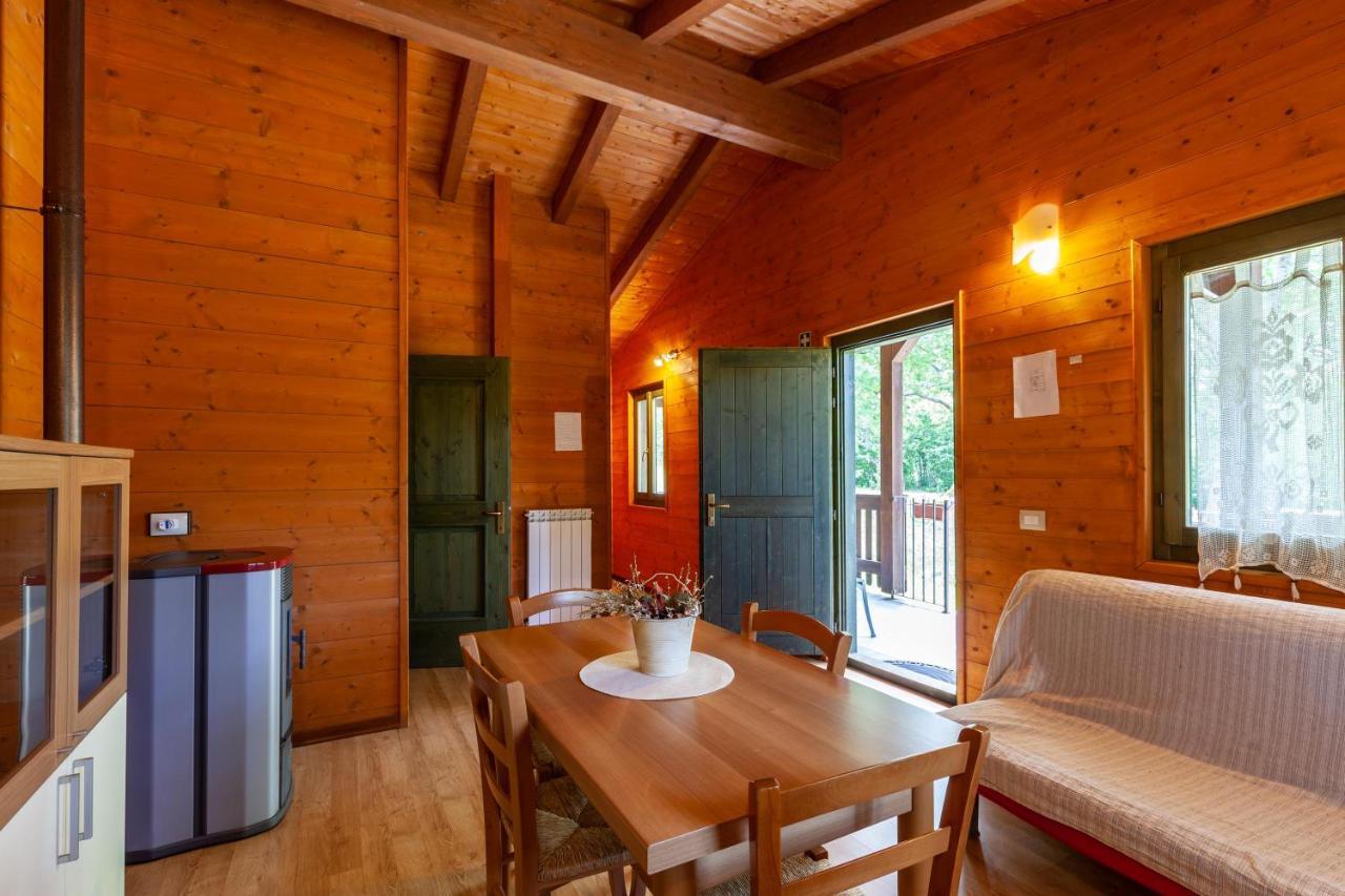Villaggio Anemone - Chalet Mirtillo Capanne di Sillano Exterior foto